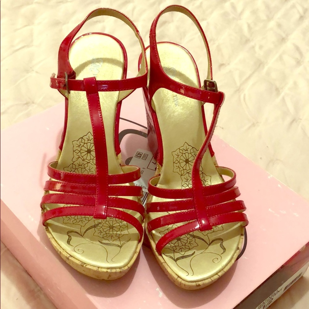 Steve Madden red patent strappy sandals